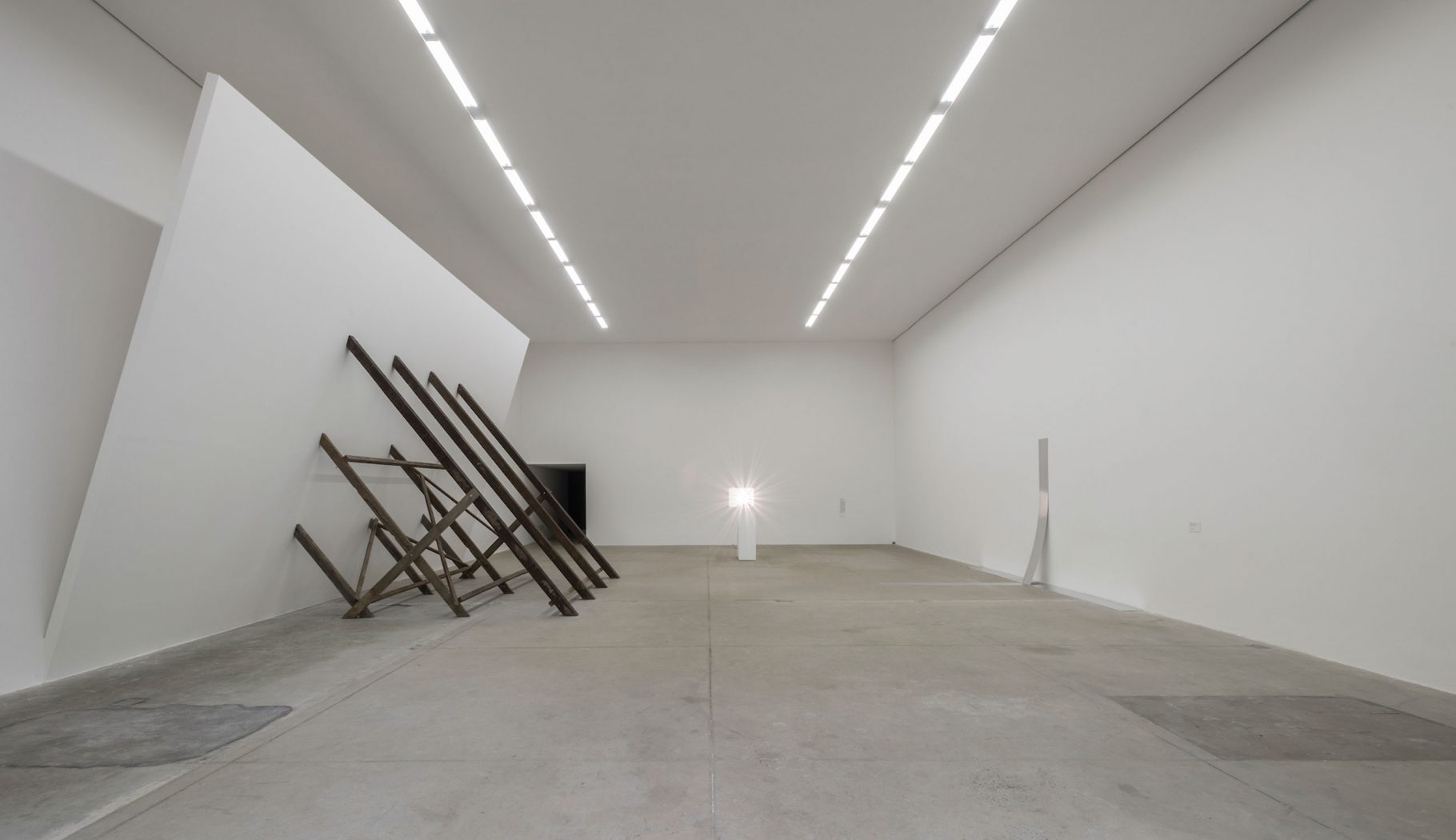 Exposição “Lamelas, Irwin, Kusama: Sobre a Percepção”